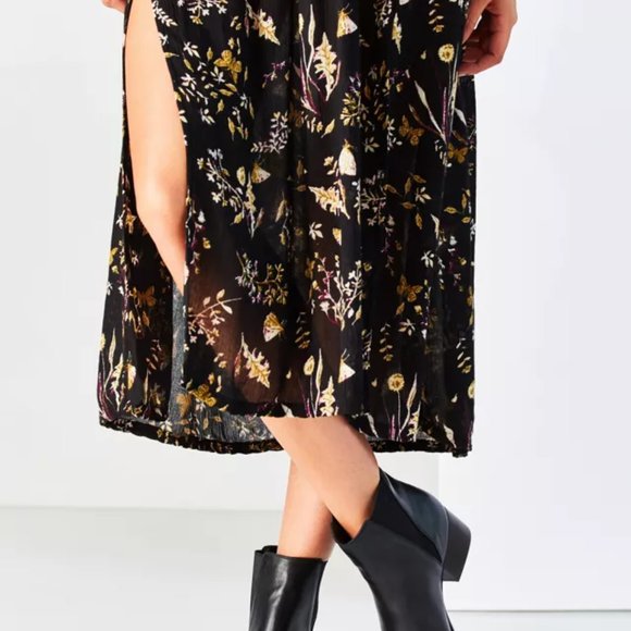 Urban Outfitters Pola Leather Chelsea Boot - Picture 2 of 14